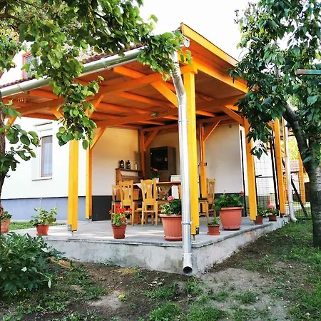 Tornacos Vendeghaz Apartment